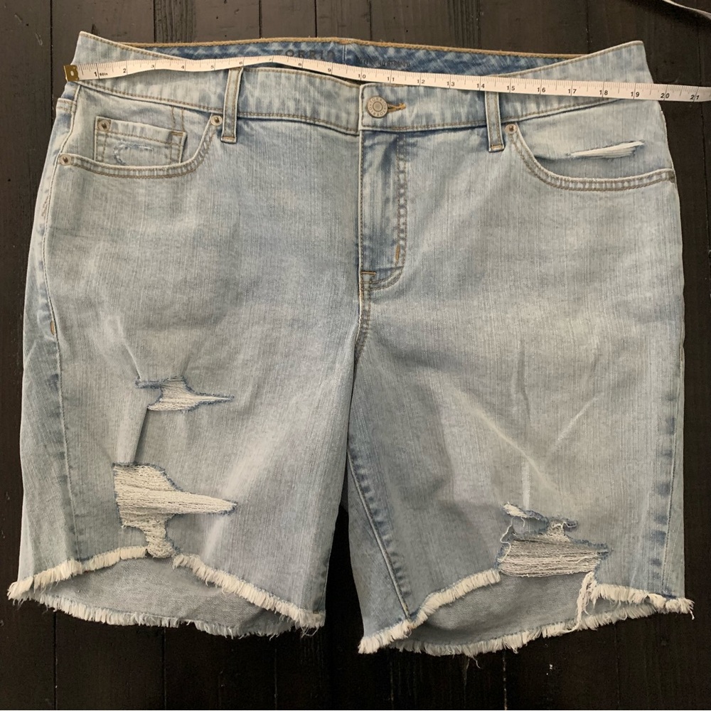 NWOT TORRID JEAN SHORT
